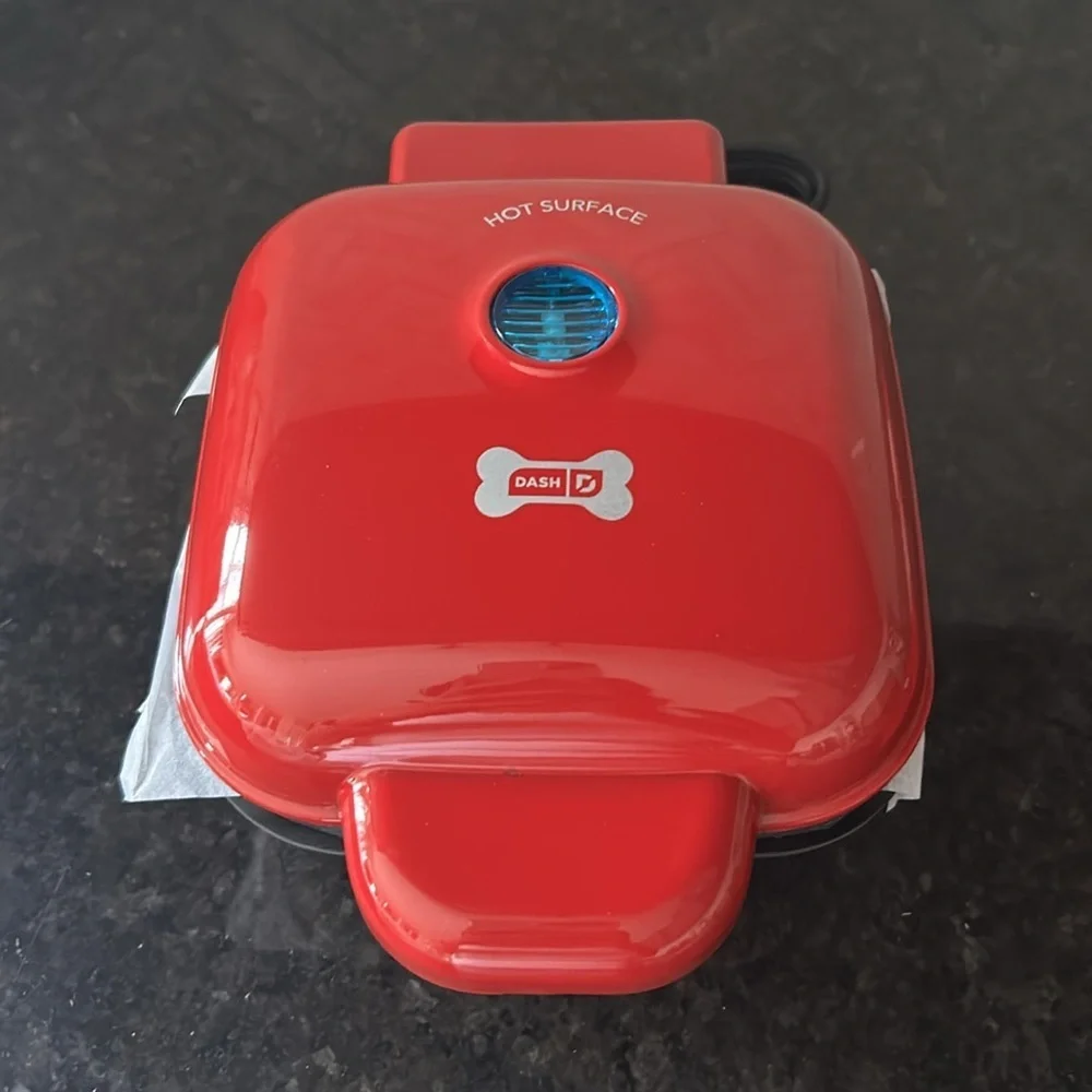 Dash Mini dog treat maker red makes 6 treats nonstick 420 Watts